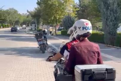 Elazığ’da KPSS sınavına geç kalanların yardımına polisler yetişti