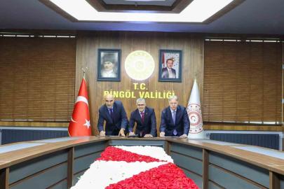 Hayırsever iş adamından ortaokula 27 milyon TL’lik spor salonu