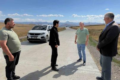Kars’ta köy yollarına beton konforu: Şehitemin ve Gecikmez grup yolunda çalışmalar sürüyor