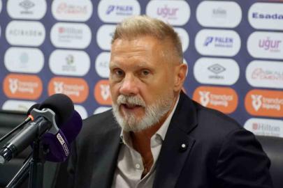 Thorsten Fink: "Ben takımıma, kulübe ve şehre güveniyorum"