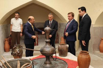 Vali Aydoğdu, Kemah’ta esnaf ve vatandaşlarla bir araya geldi
