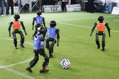 İtalya'da sıra dışı futbol: Bu sefer robotlar karşılaştı